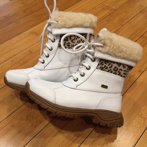 Girls UGG white boot